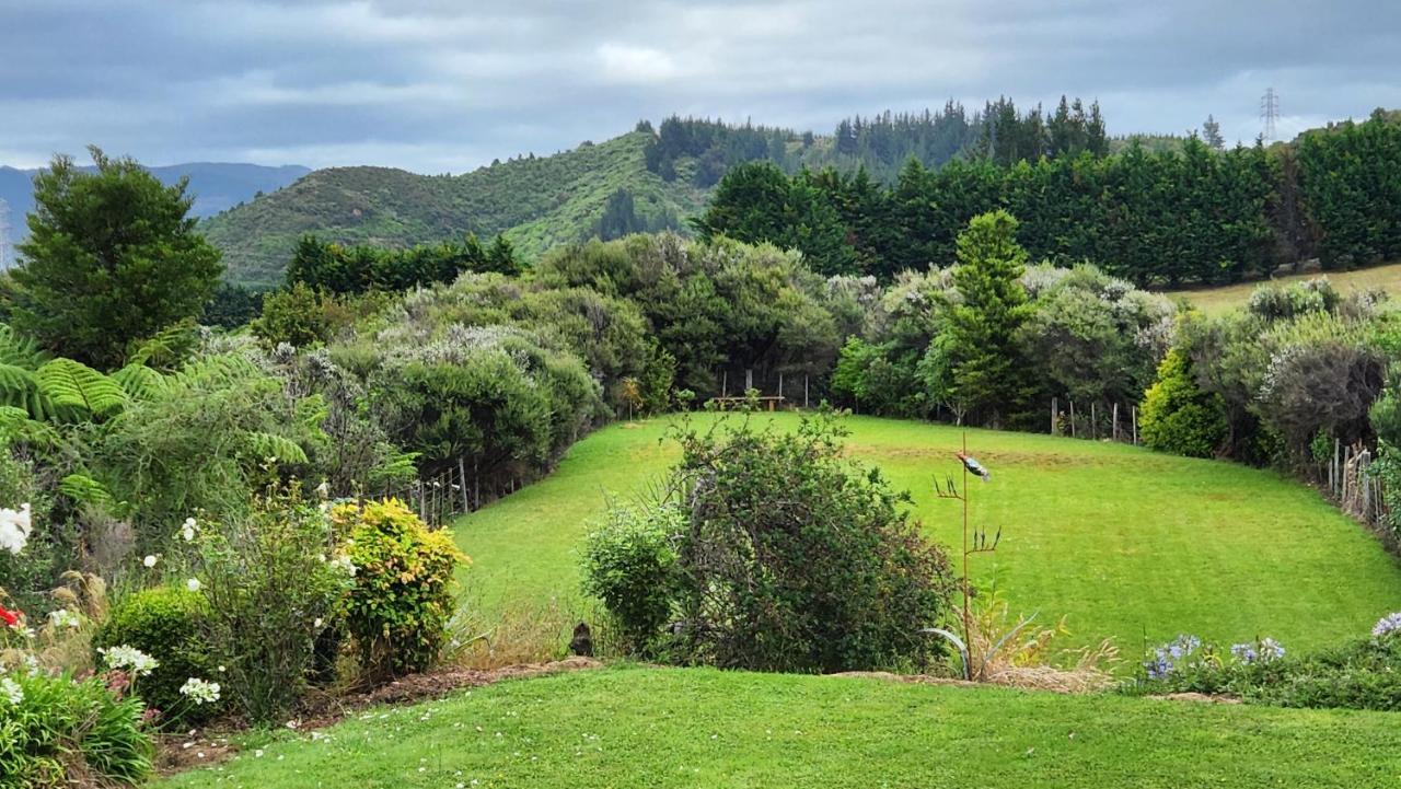 Hotel Boutique Art Retreat Upper Hutt Exterior foto