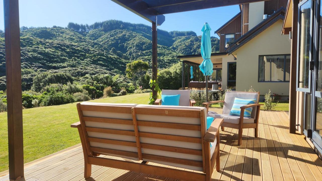 Hotel Boutique Art Retreat Upper Hutt Exterior foto