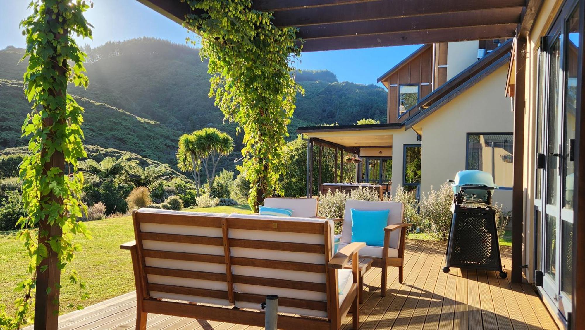 Hotel Boutique Art Retreat Upper Hutt Exterior foto